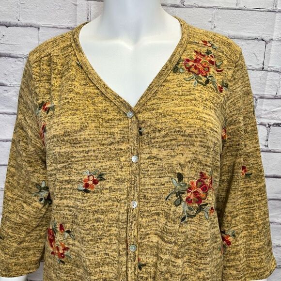 Fig and Flower Womens Tan Floral Embroidered Knitted Cardigan Sweater Size 3X - Picture 2 of 7